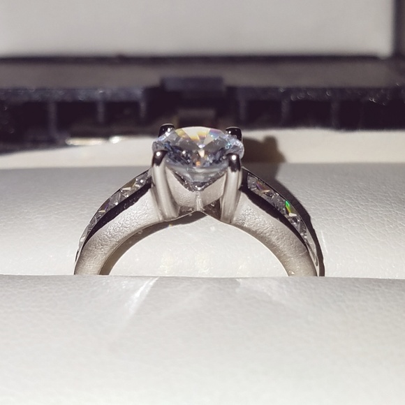 Size 6 925 ring - Picture 4 of 5